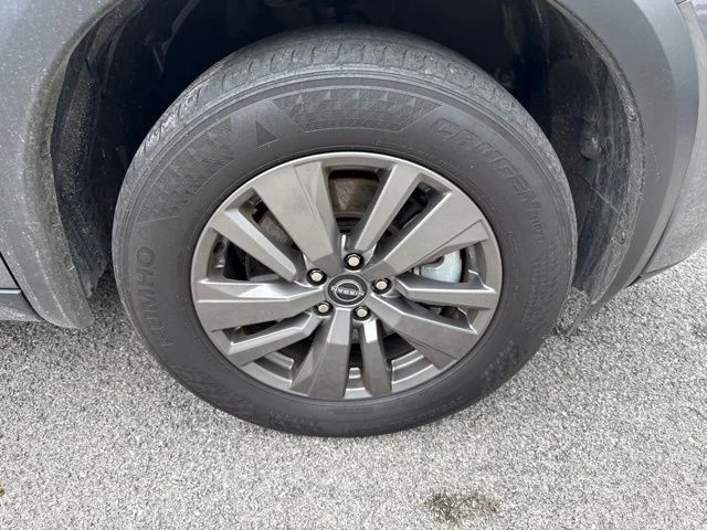 Used 2025 Gray Nissan SV image 12