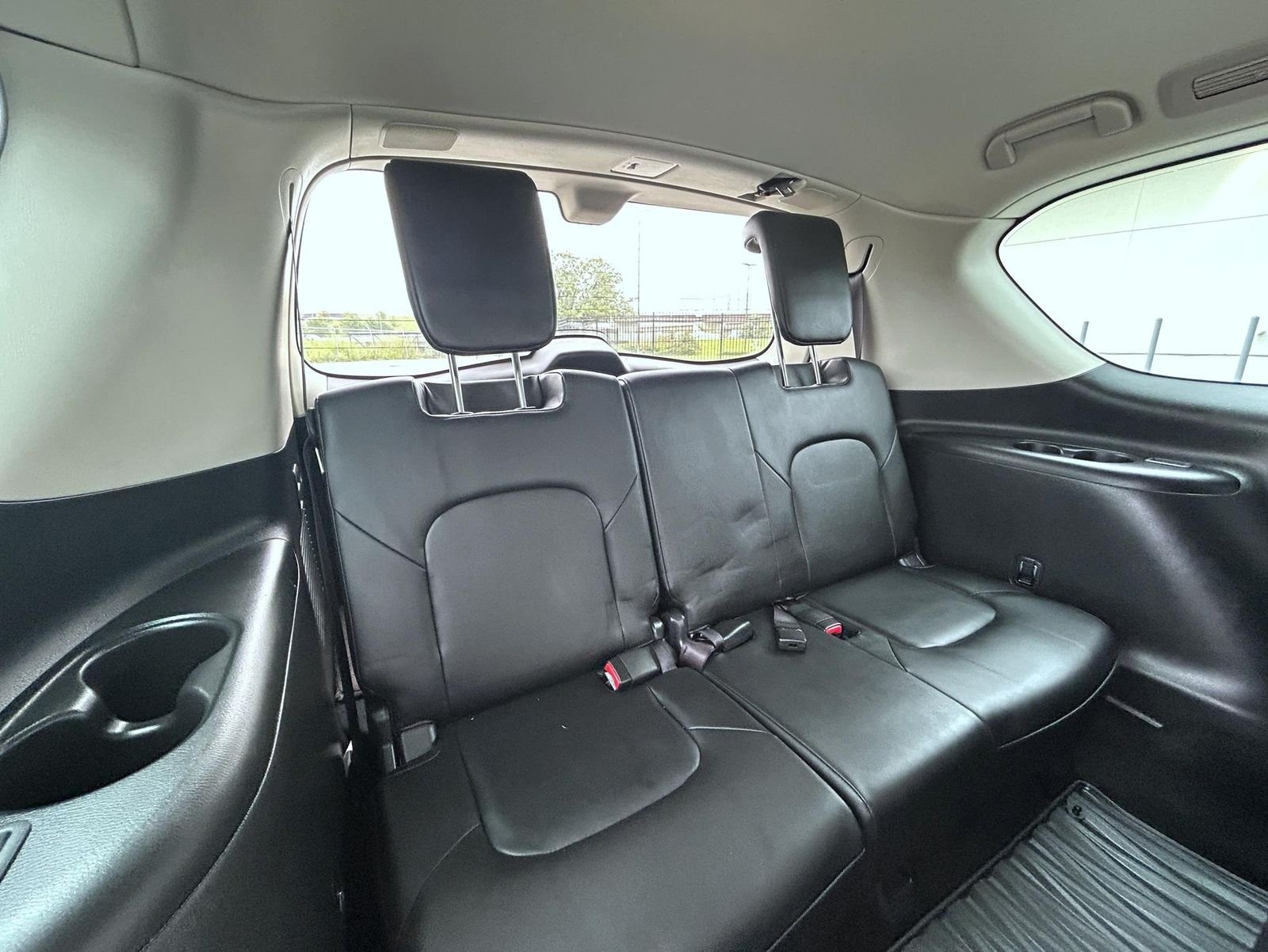 Used 2023 Gray INFINITI LUXE image 21
