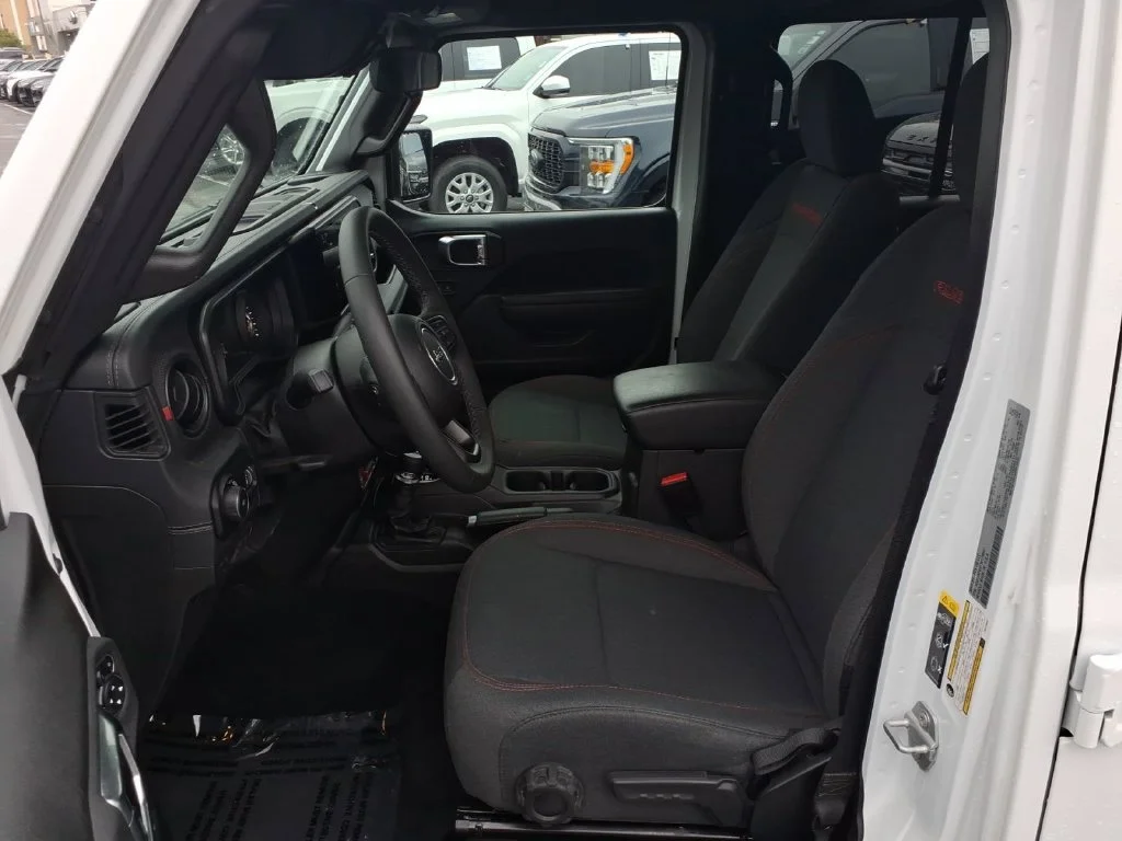 Used 2026 Bright White Clearcoat Jeep Rubicon image 26