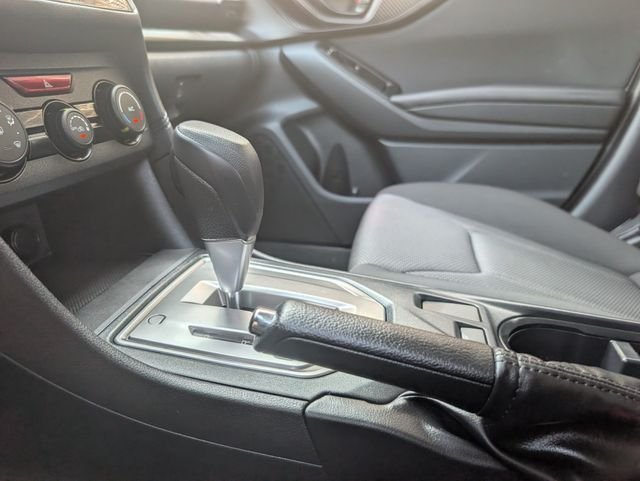Used 2020 White Subaru Base image 19