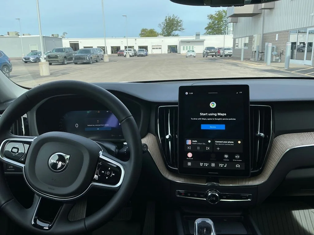2026 Volvo XC60 Plus - Photo 10