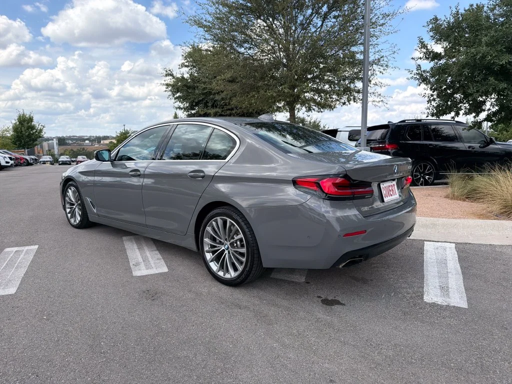 Used 2021 Gray BMW 530i image 7