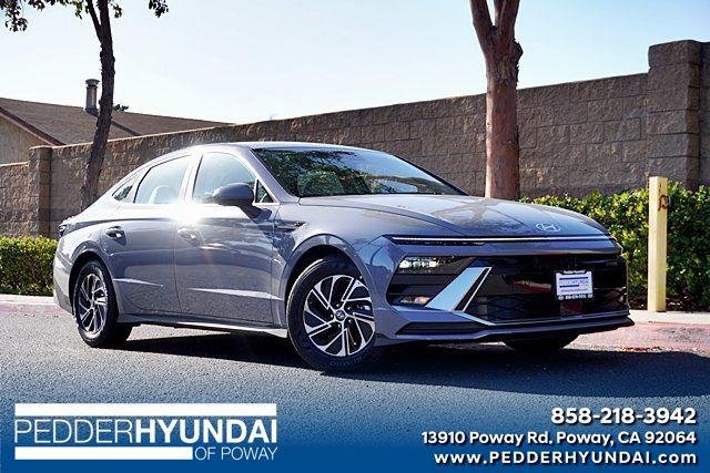 2026 Hyundai Sonata Blue's photo