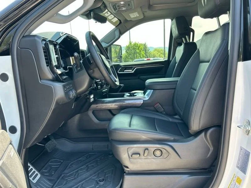 2026 Chevrolet Silverado 2500HD LTZ - Photo 18