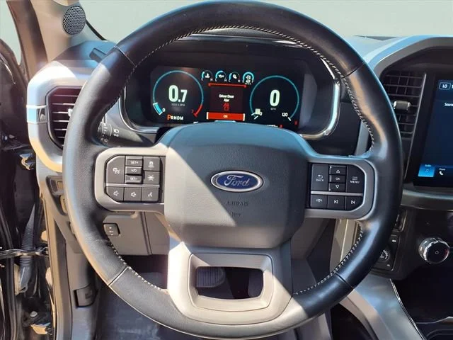Used 2022  Ford XL image 14