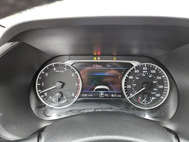 Used 2025 Gray Nissan SV image 15