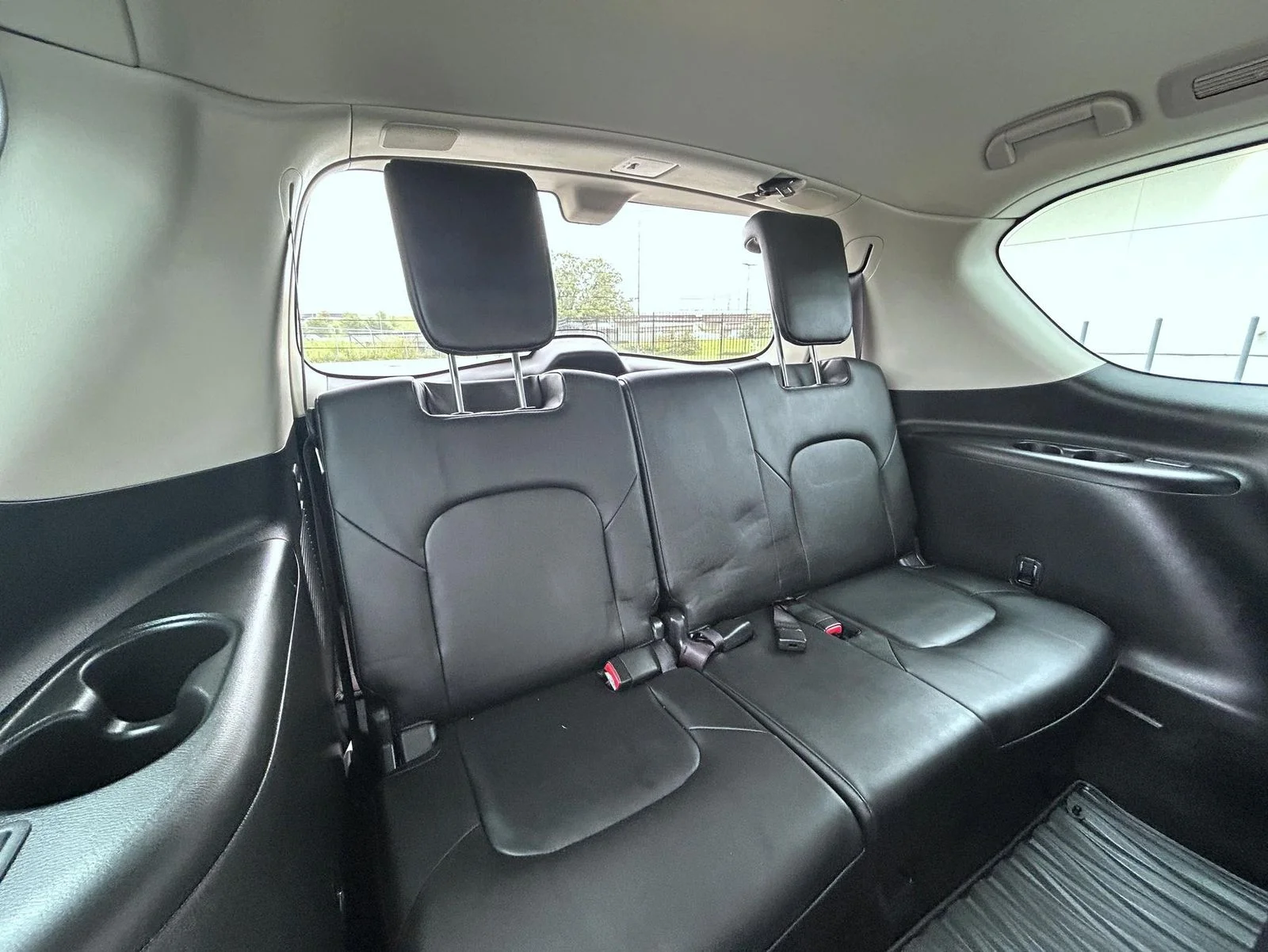 Used 2023 Gray INFINITI LUXE image 21
