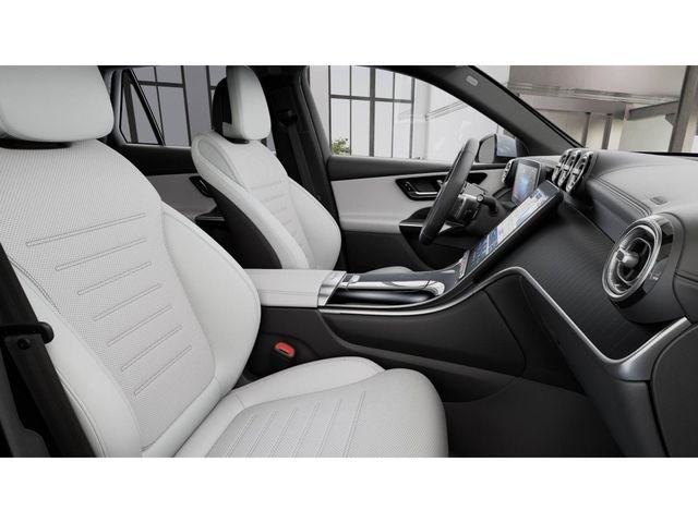 New 2026 Polar White Mercedes-Benz GLC 300 image 4
