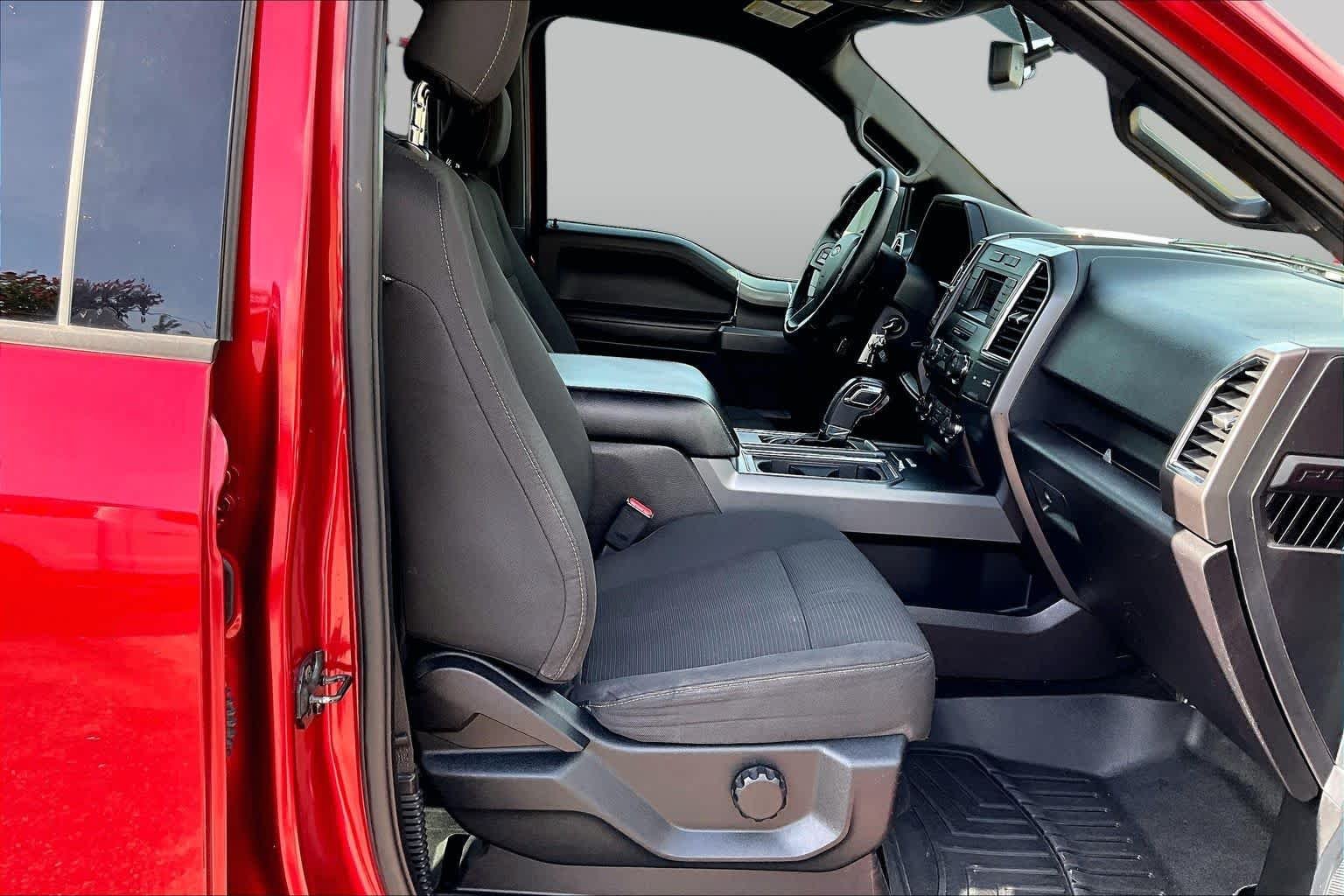 Used 2016 Ruby Red Metallic Tinted Clearcoat Ford XLT image 11