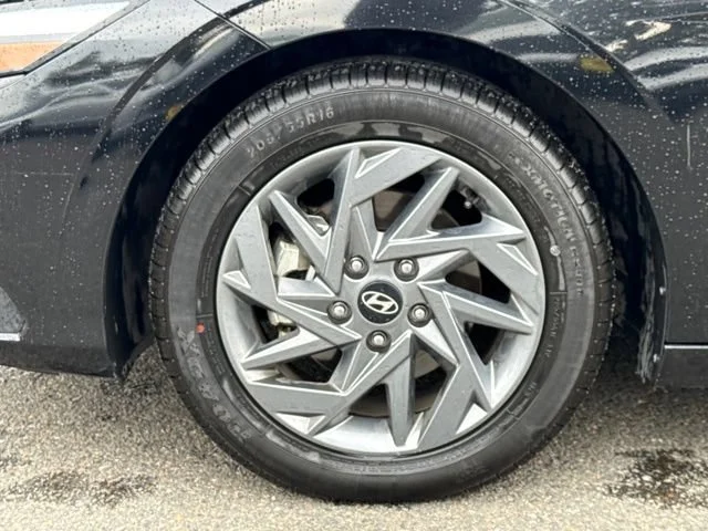 Used 2024 Abyss Black Hyundai SEL image 16