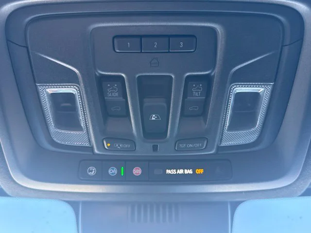 Used 2025 White GMC AT4X image 36