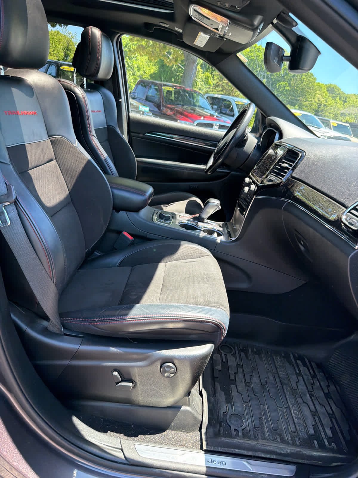 Used 2020 Granite Crystal Metallic Clearcoat Jeep Trailhawk image 24