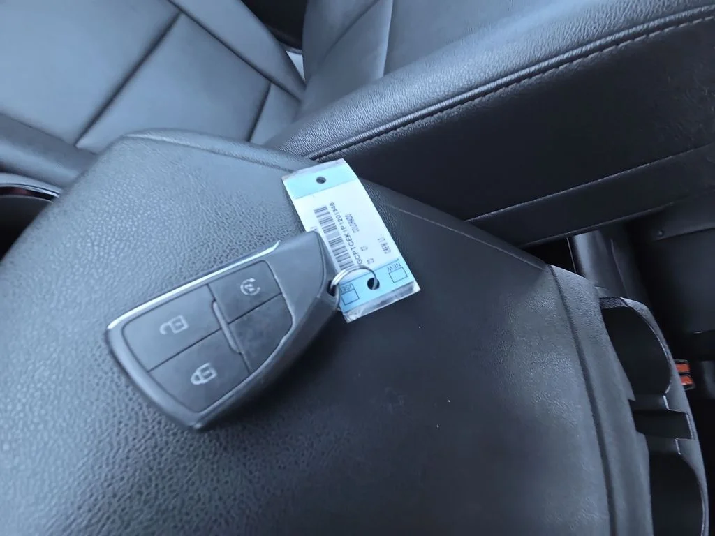 Used 2023 Gray Chevrolet LT image 22