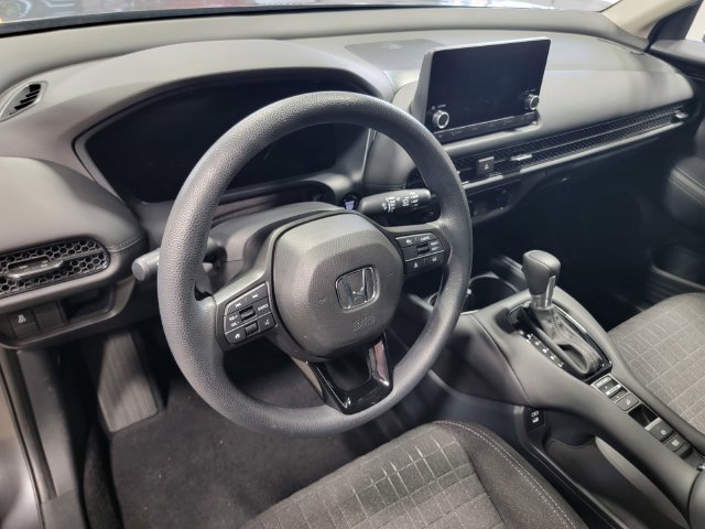 2025 Honda HR-V LX - Photo 11