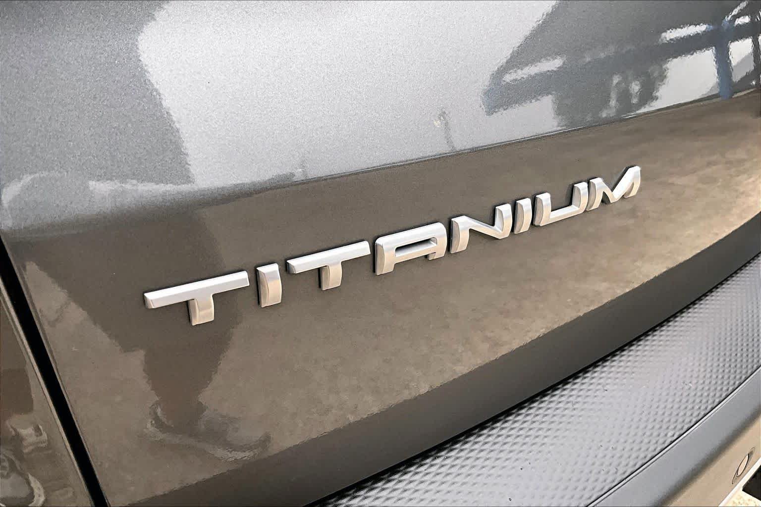 Used 2022 Carbonized Gray Metallic Ford Titanium image 10