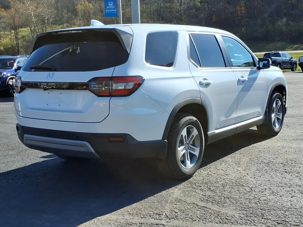 Used 2025 White Honda EX-L image 3