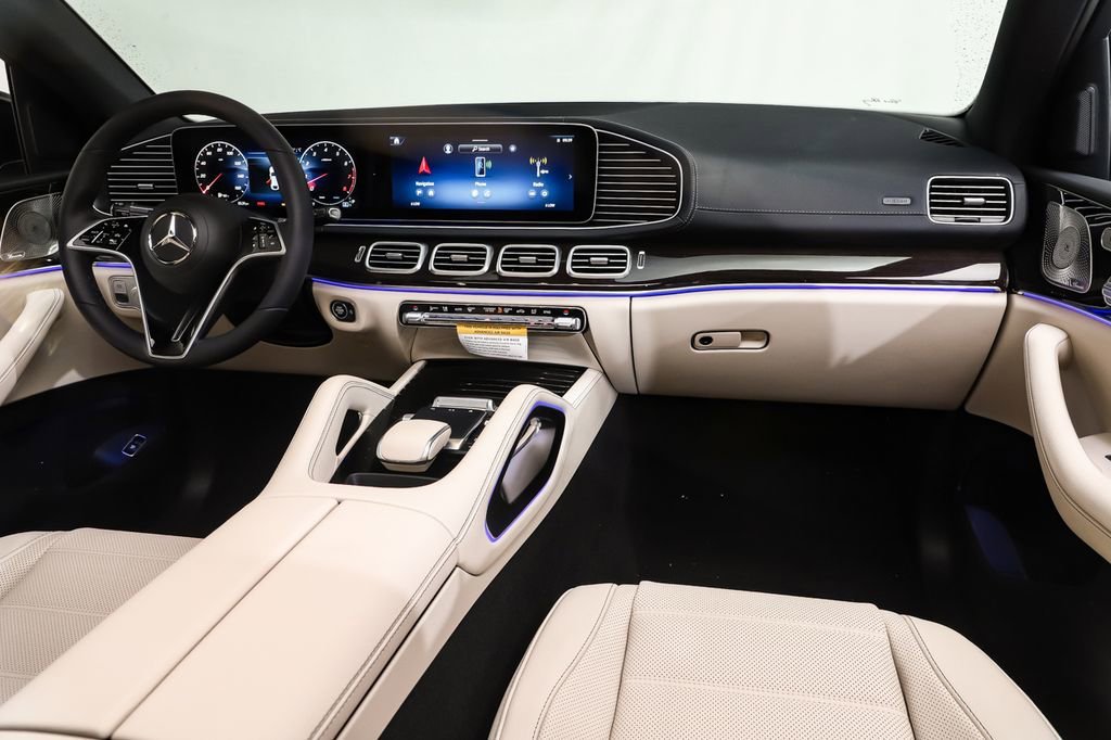 New 2026 MANUFAKTUR Moonlight White Metallic Mercedes-Benz GLE 450 image 26