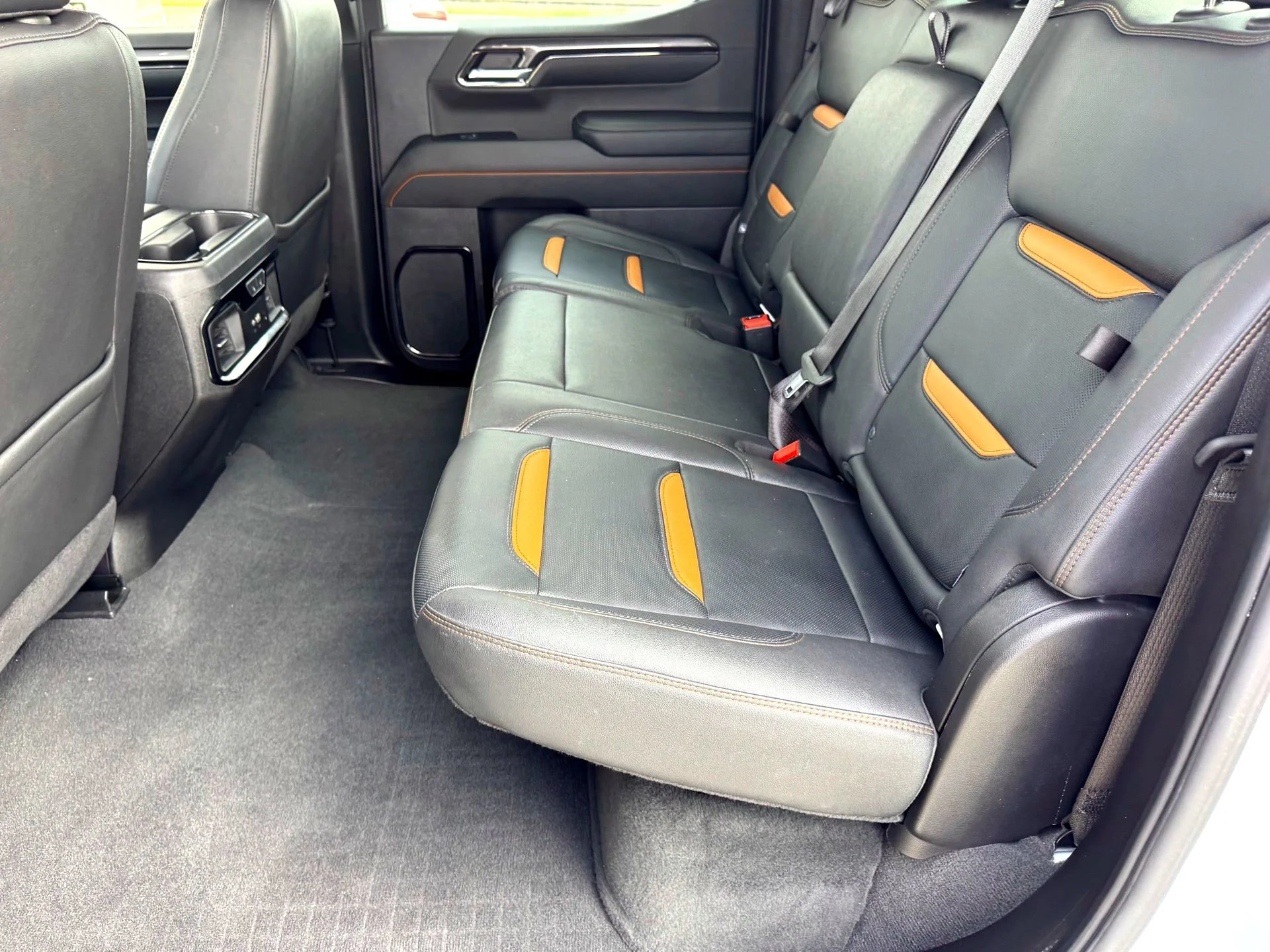 Used 2024 Summit White GMC AT4 image 19