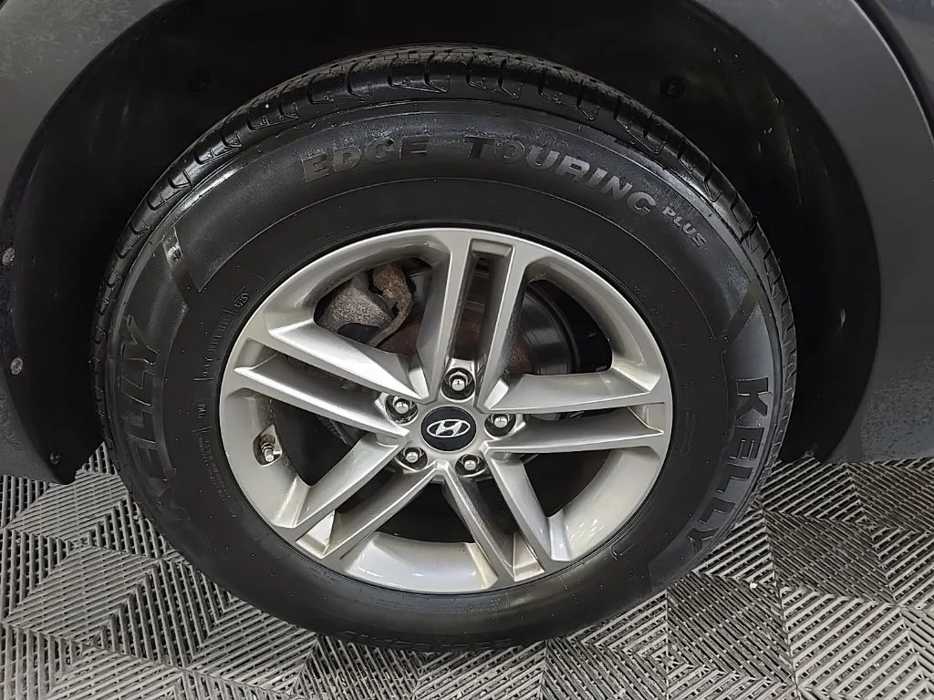 Used 2017 Platinum Graphite Hyundai 2.4 Base image 13