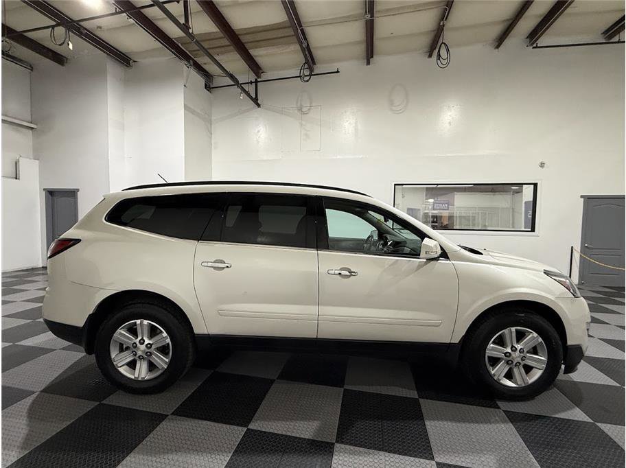 2014 Chevrolet Traverse 1LT photo 3