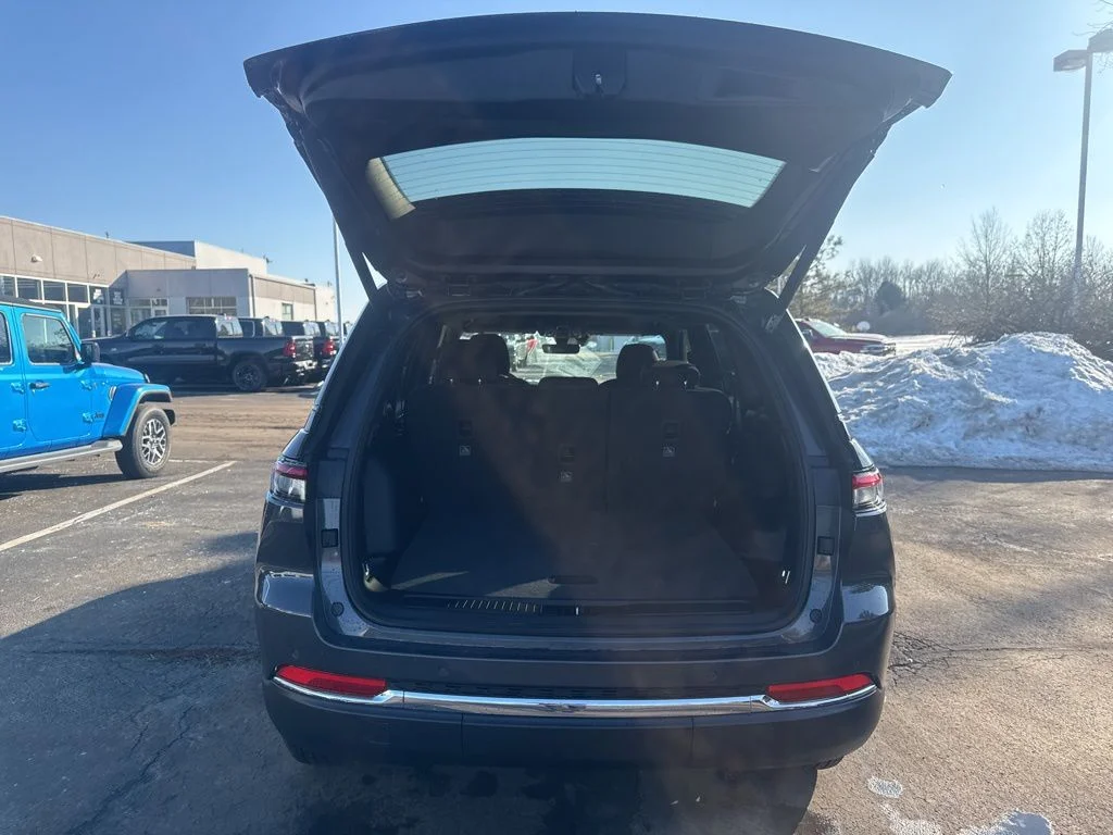 New 2026 Baltic Gray Metallic Clearcoat Jeep Laredo X image 41