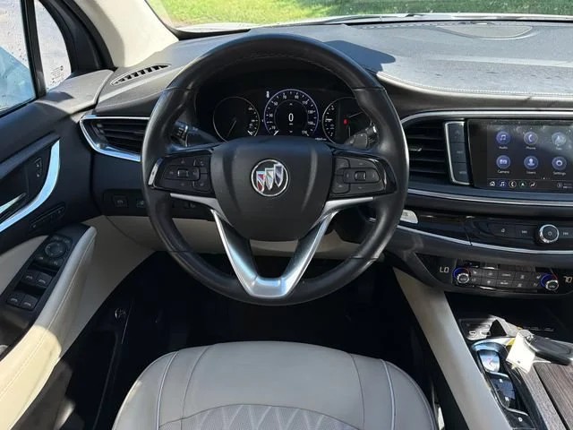 Used 2023 WHITE FROST TRICOAT Buick Avenir image 32