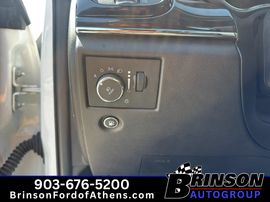 Certified Used 2021 Bright White Clearcoat Jeep Trailhawk image 32