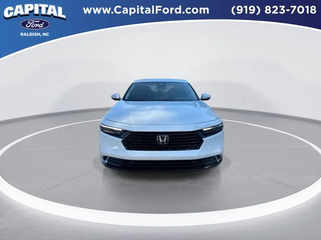 Used 2023 White Honda Touring image 3