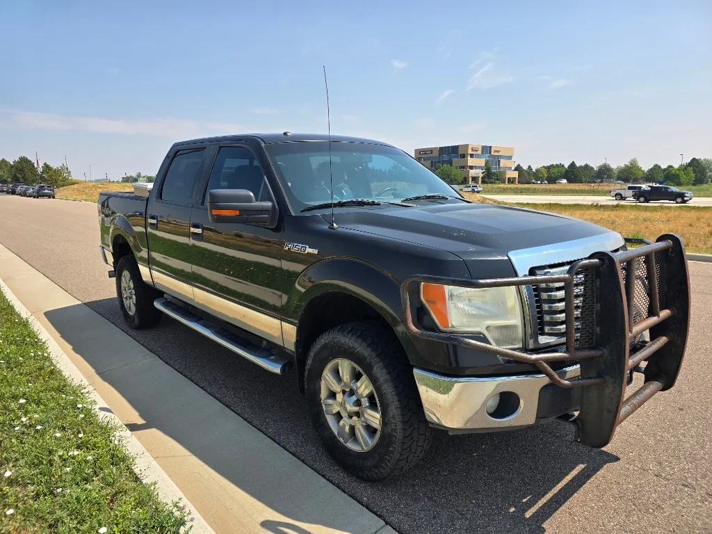 Used 2011 Tuxedo Black Metallic Ford XLT image 7