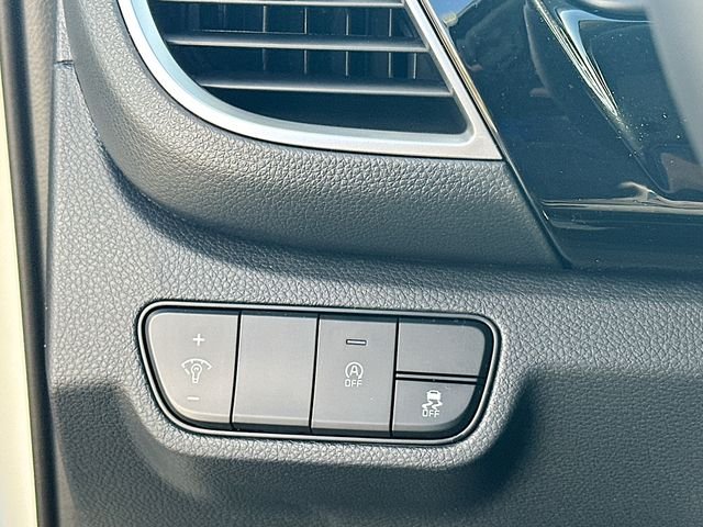 New 2026 Clear White / Black Roof Kia S image 10
