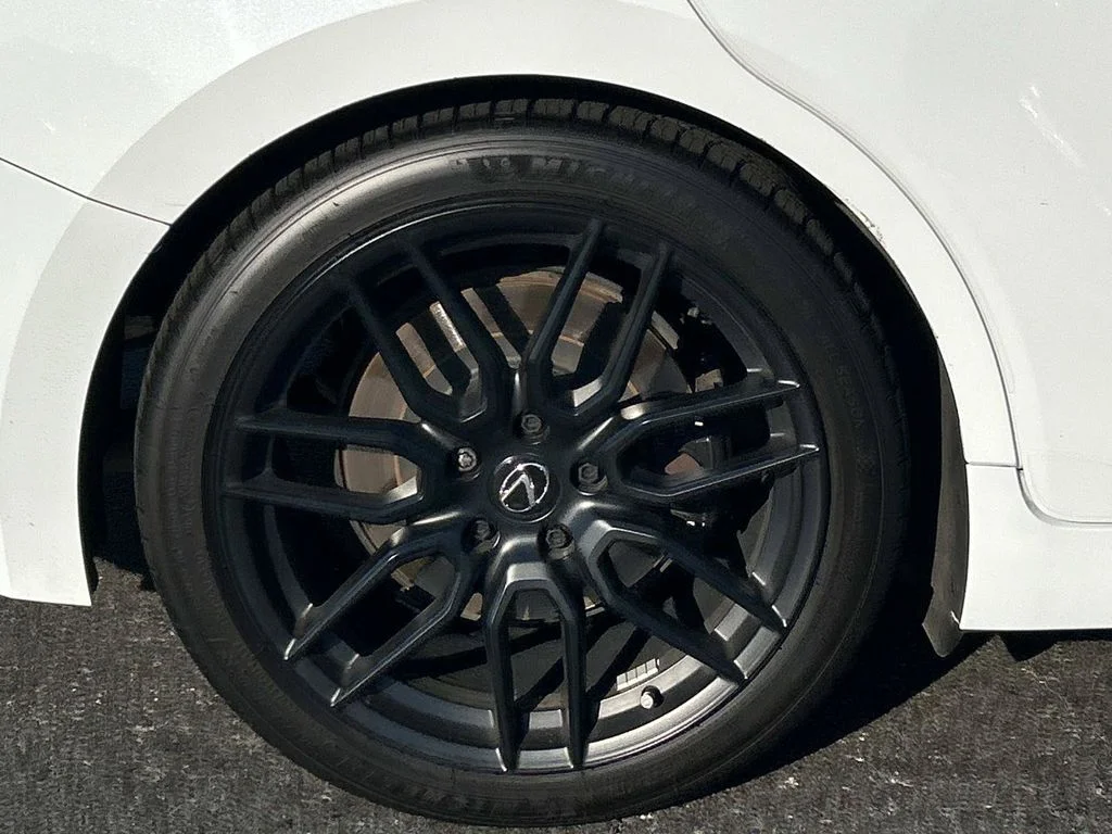 Used 2024 White Lexus 500 F SPORT Performance Premium image 9