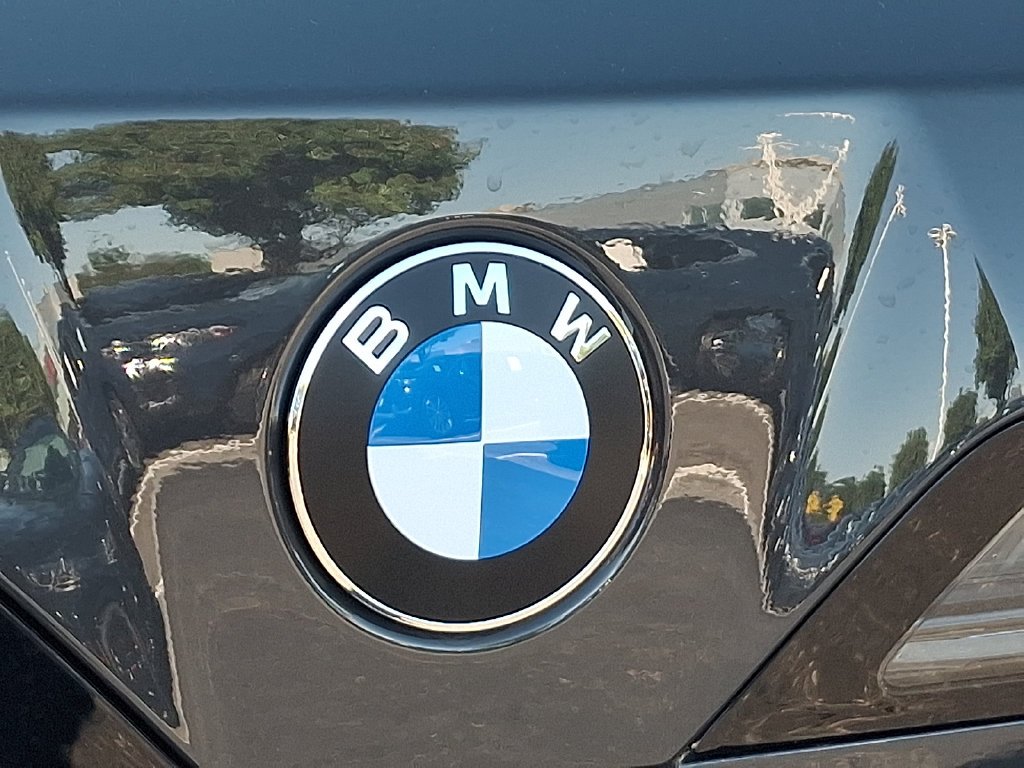 New 2027 Dravit Grey Metallic BMW  image 11