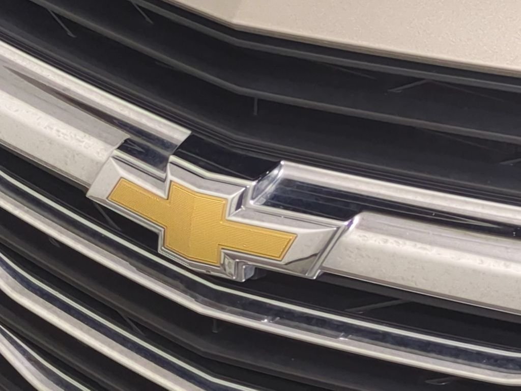 Used 2024 Gray Chevrolet LT image 13