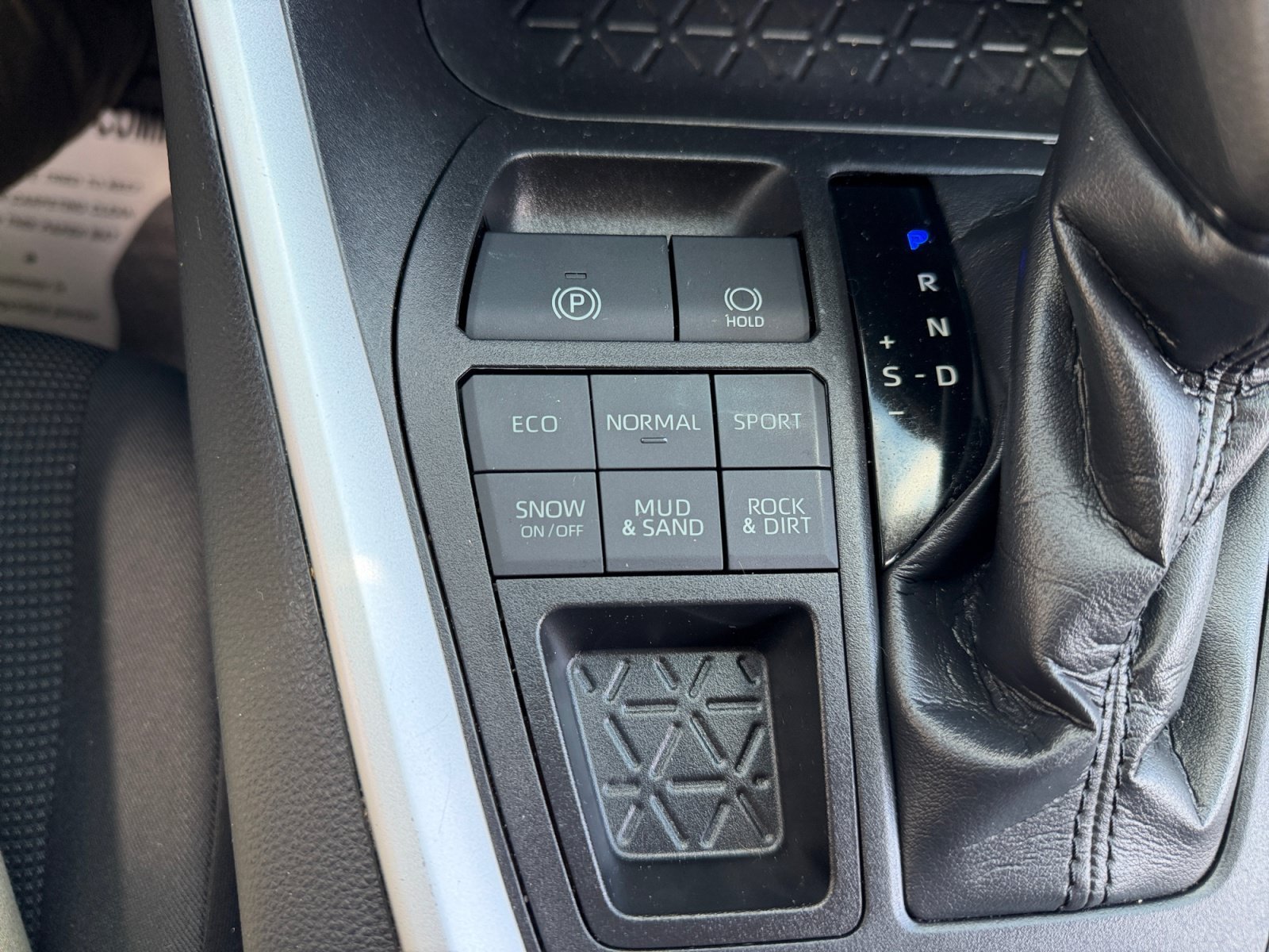Used 2021 Midnight Black Metallic Toyota LE image 23