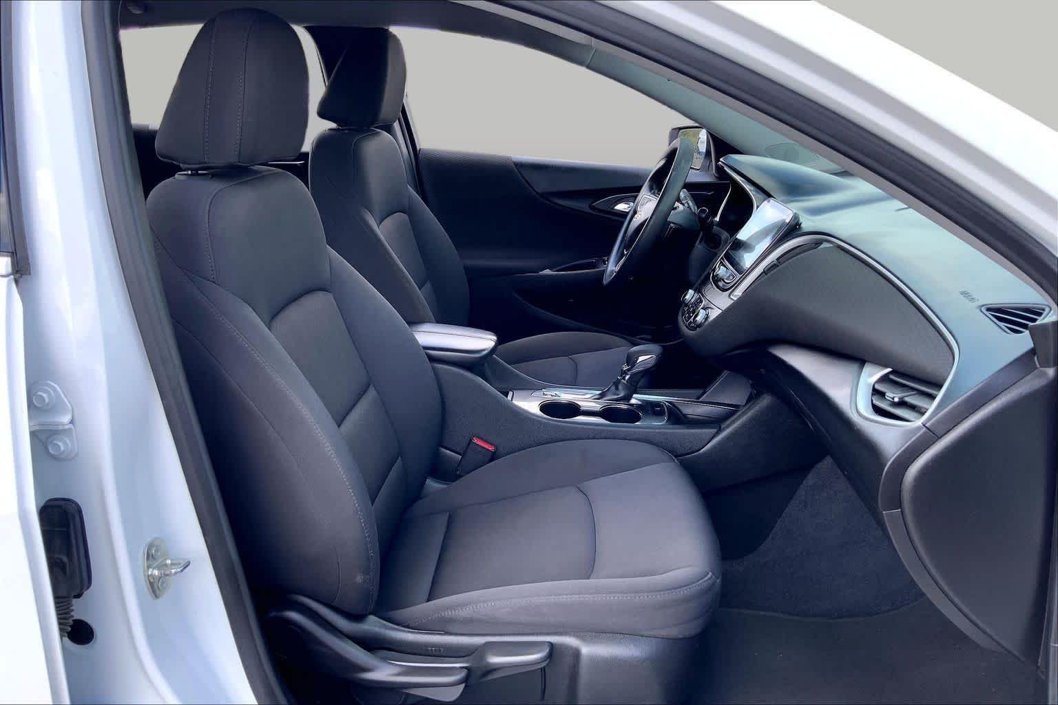 Used 2023 Summit White Chevrolet LT image 9