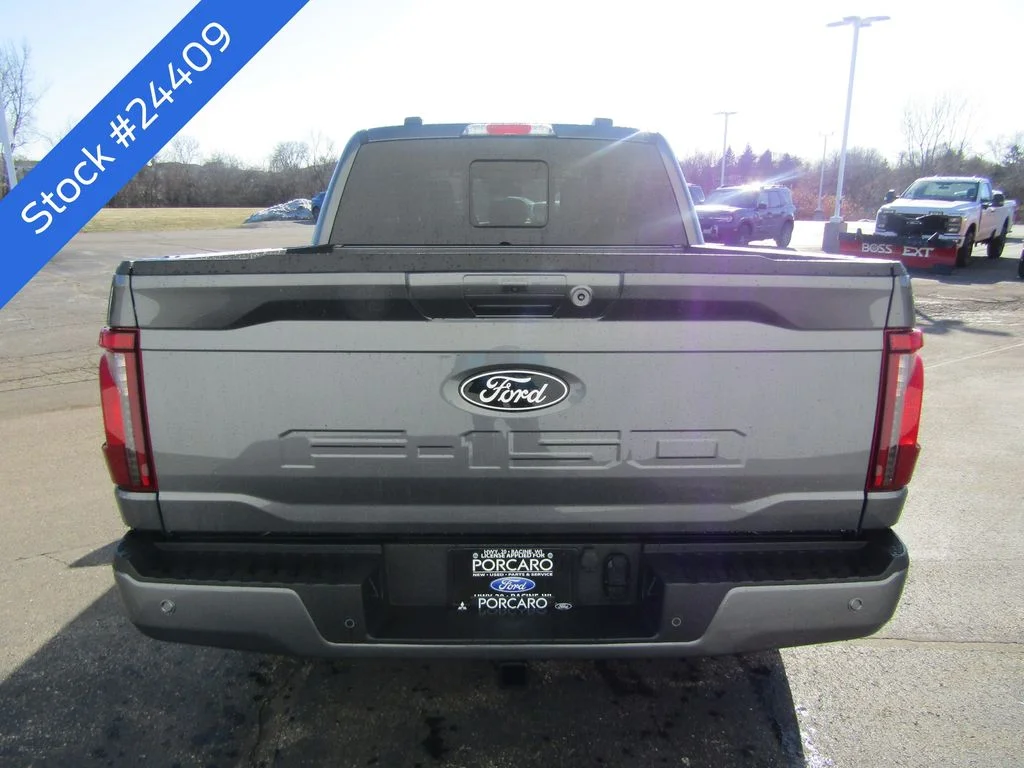 New 2026 Carbonized Gray Metallic Ford XLT image 5