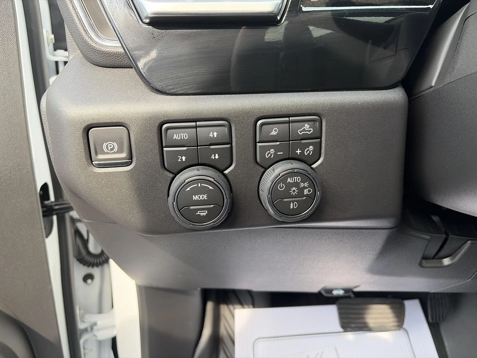 New 2026 Summit White Chevrolet LT Trail Boss image 19