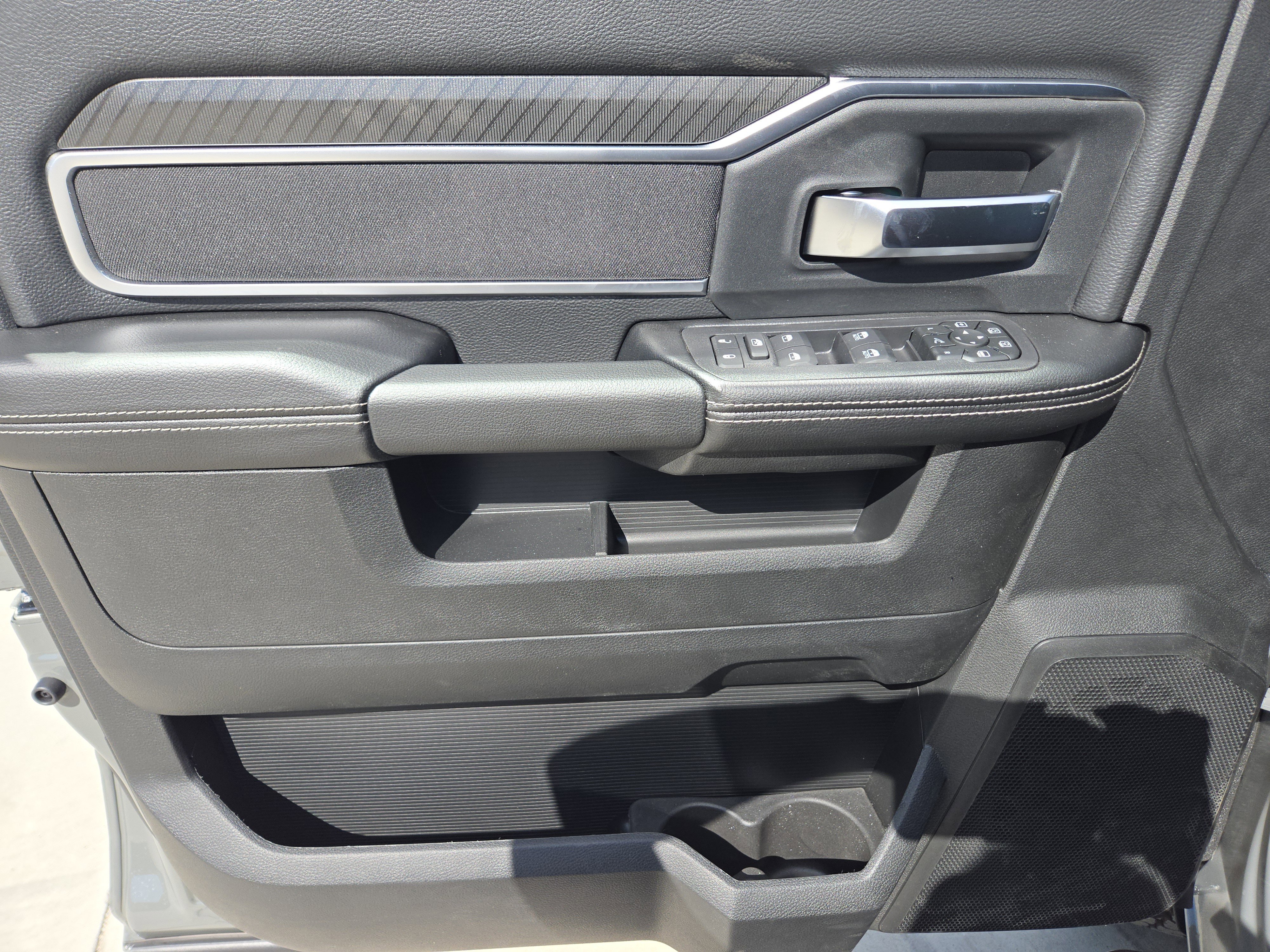 New 2026 Ceramic Gray Clear-Coat Exterior Paint RAM Lone Star image 19