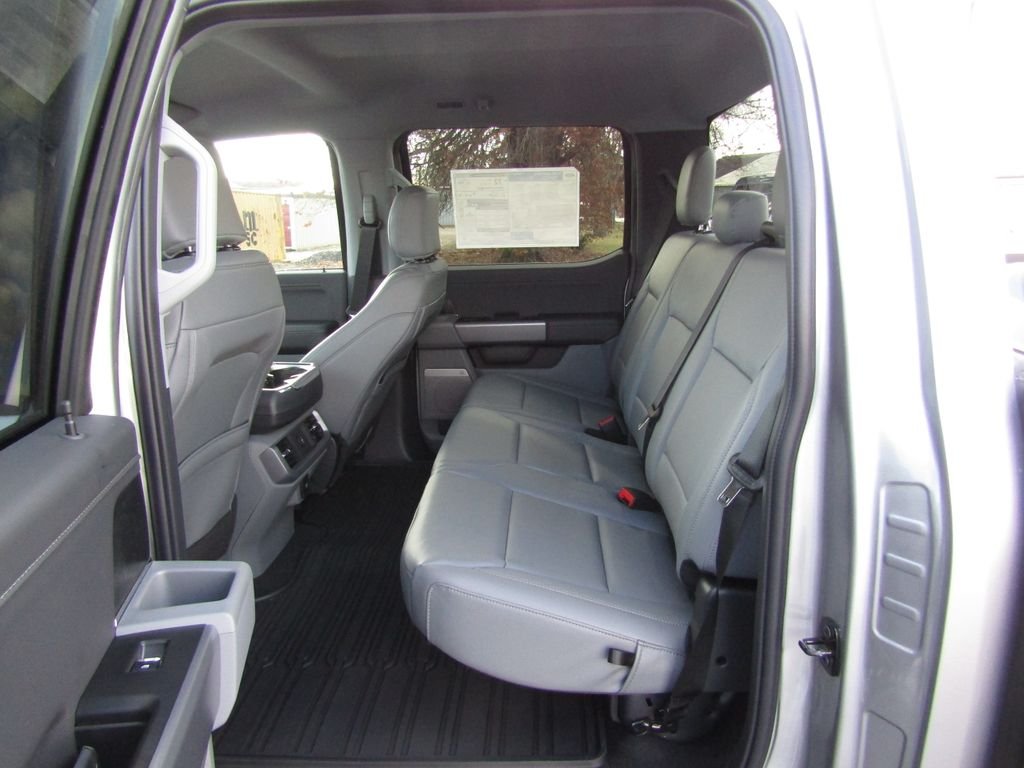 2025 Ford F-150 Lightning Flash - Photo 28