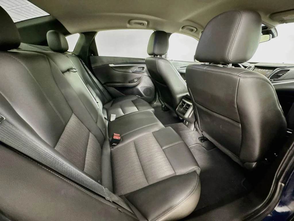 Used 2018 Blue Velvet Metallic Chevrolet LT image 32