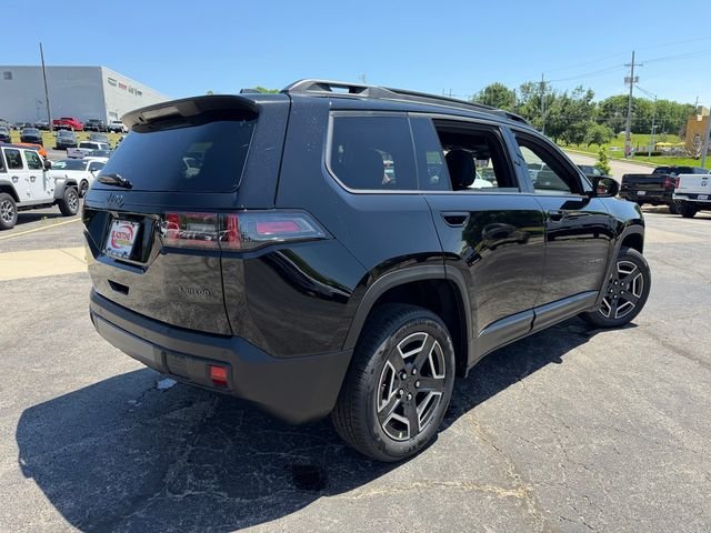 New 2026 Diamond Black Crystal Pearl-Coat Exterior Paint Jeep Laredo image 7