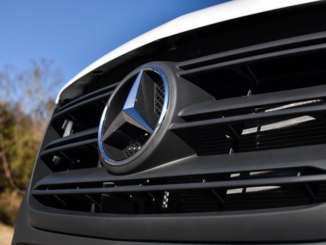 New 2026 Arctic White Mercedes-Benz Cargo 144 WB image 25