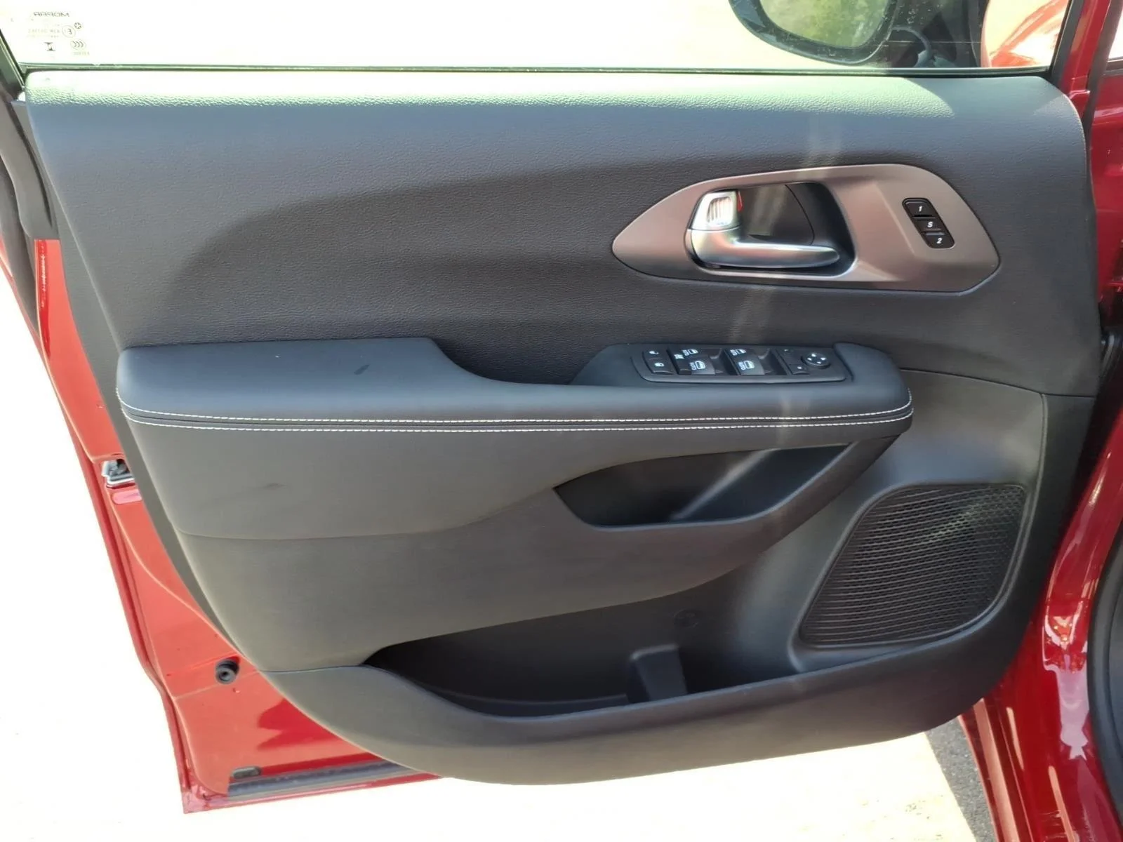 2026 Chrysler Pacifica Select - Photo 7