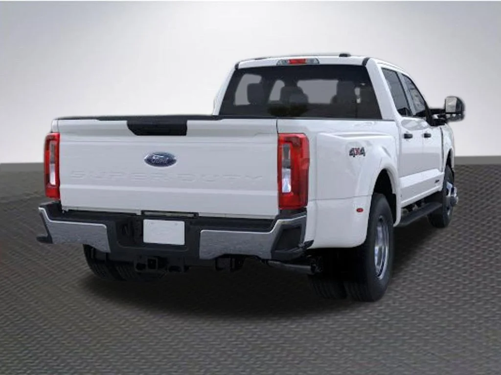New 2026 Oxford White Ford F-350® XL image 8