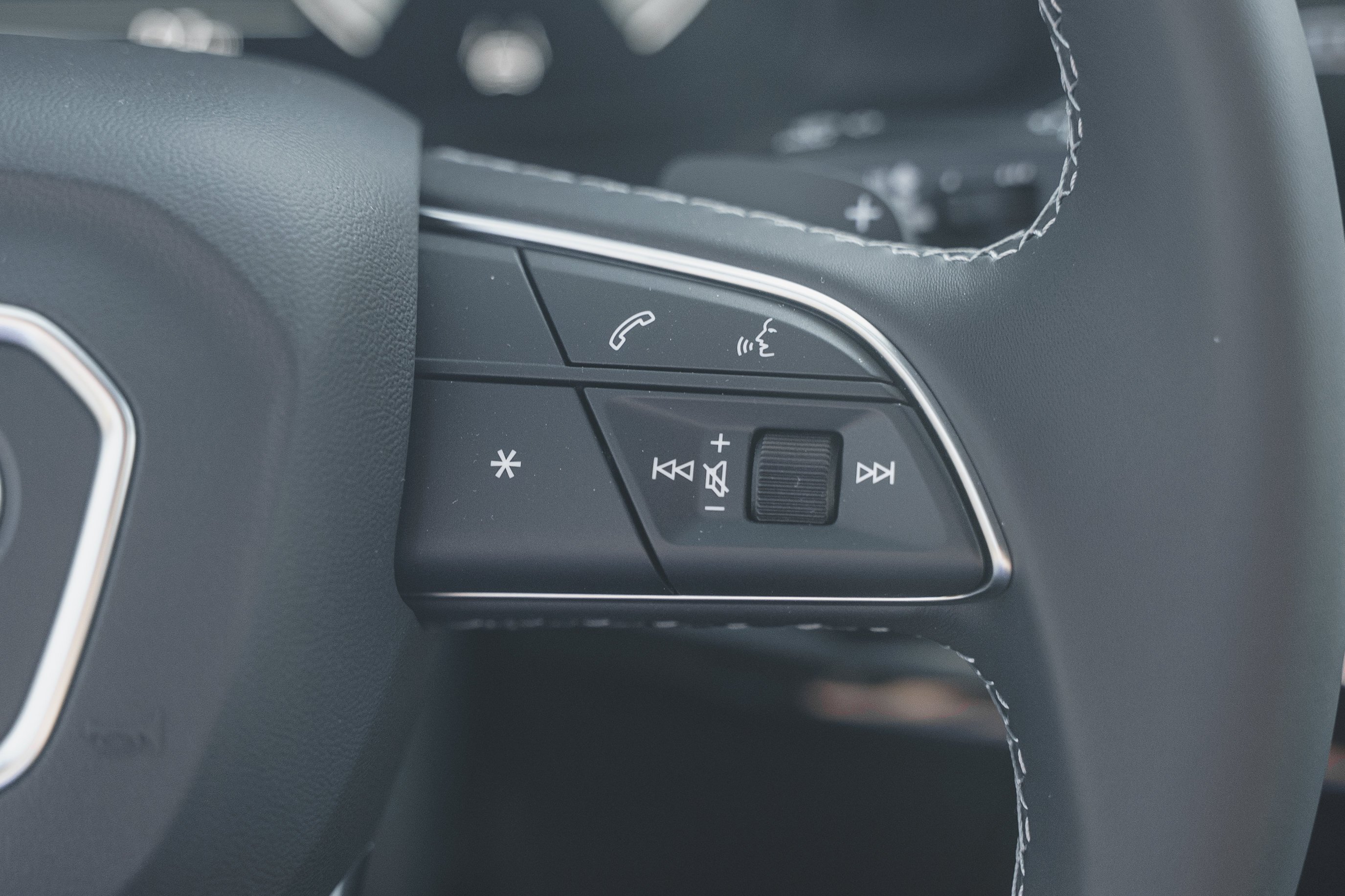 New 2026 MYTHOS BLACK Audi  image 17