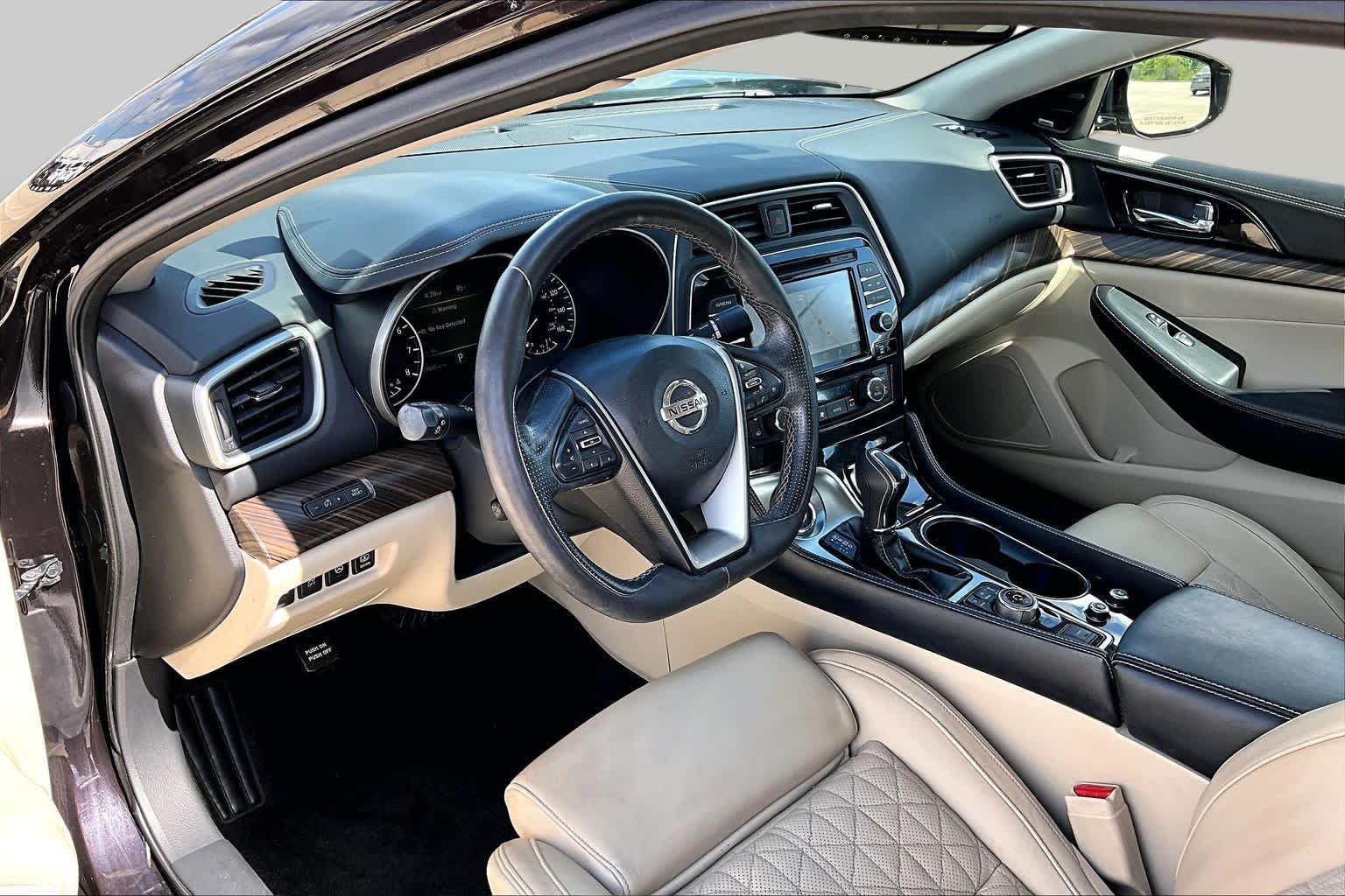 Used 2017 Bordeaux Black Nissan Platinum image 17