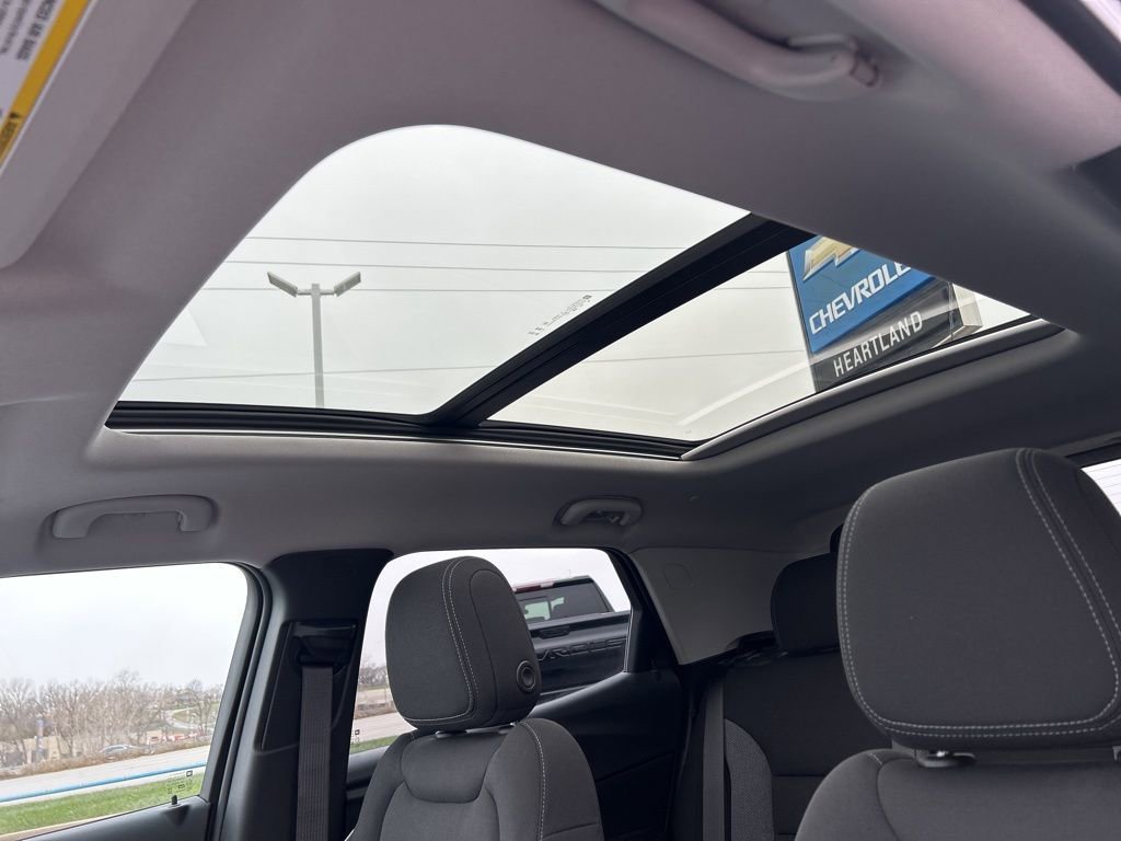 New 2026 Mosaic Black Metallic Chevrolet LT image 22
