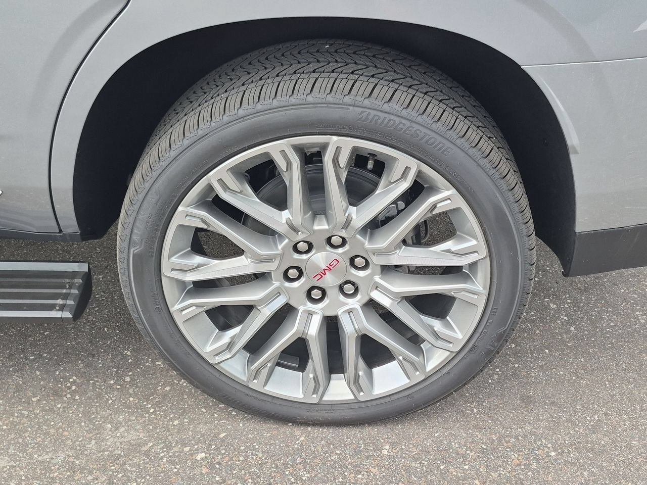2026 GMC Yukon Denali - Photo 32