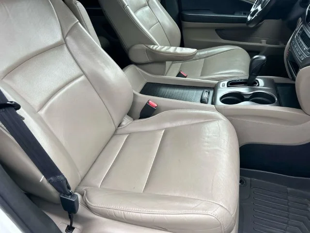Used 2019  Honda EX-L image 26