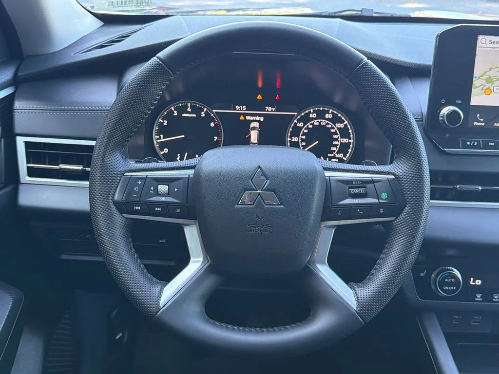 Used 2024  Mitsubishi SE image 24
